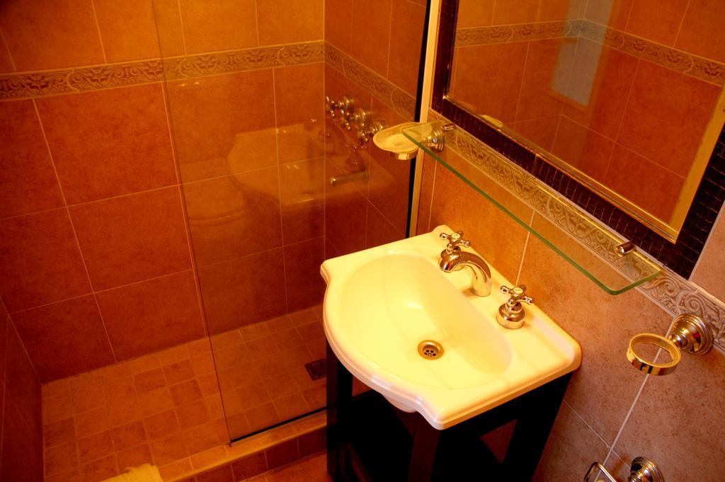 Hotel St. James Пинамар Екстериор снимка
